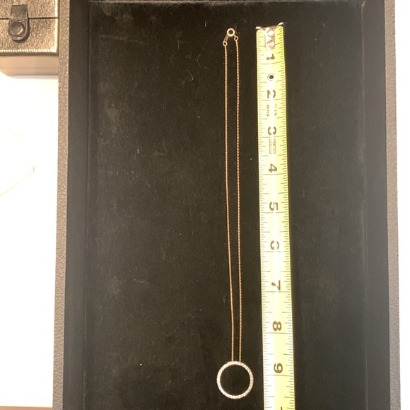 Certified Circle of Diamonds “Symbol of Eternal Love“ on gold by Kay Jewelers. - Picture 5 of 6